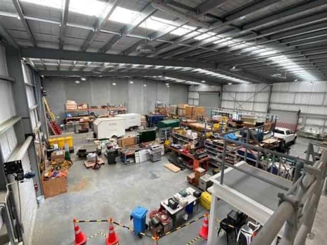 CBRE | Modern Maui Street Warehouse
