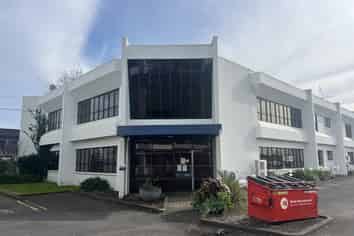 Versatile Commercial Space – 384 Manukau Road