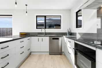 4 Mehrtens Crescent, Woodend