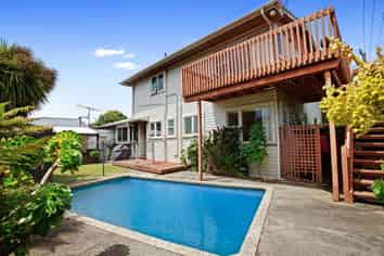1033 High Street, Avalon