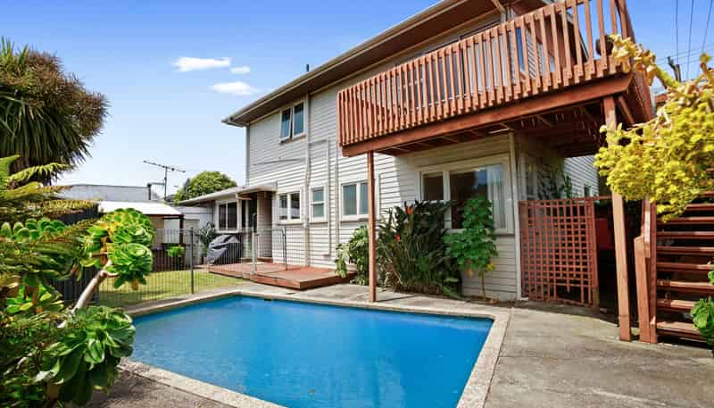 1033 High Street, Avalon