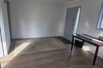 1/9 Slim Place, Clendon Park