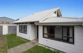 300c Ocean Road, Ohope
