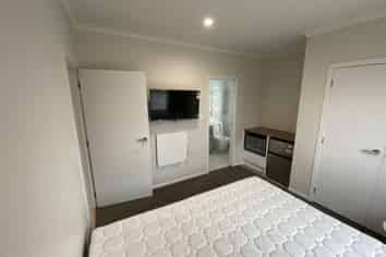 1A/19 Hibiscus Avenue, Hamilton Lake