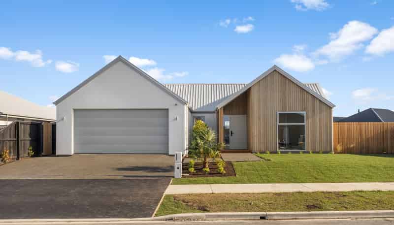 64 Whitehorn Drive, Lincoln