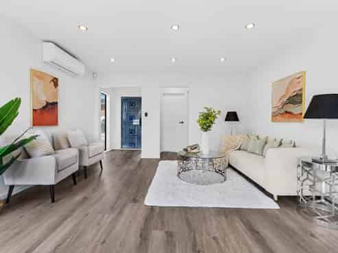 2C Raglan Street, Mangere East