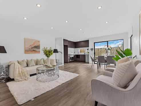 2C Raglan Street, Mangere East