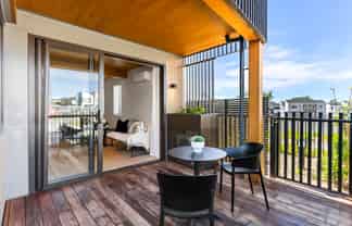 8/40 Waiparaheka Drive, Milldale