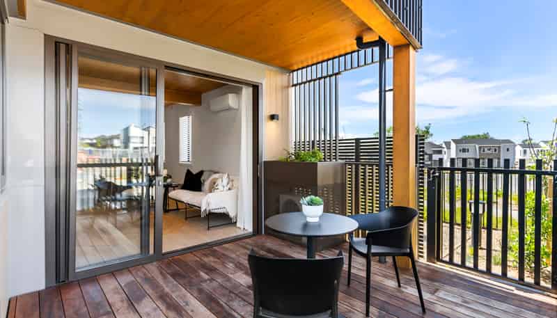 8/40 Waiparaheka Drive, Milldale