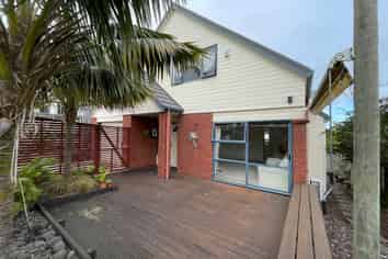 6 Baird Street, Howick