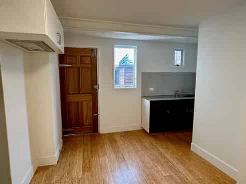 Retail on Bustling Dominion Road