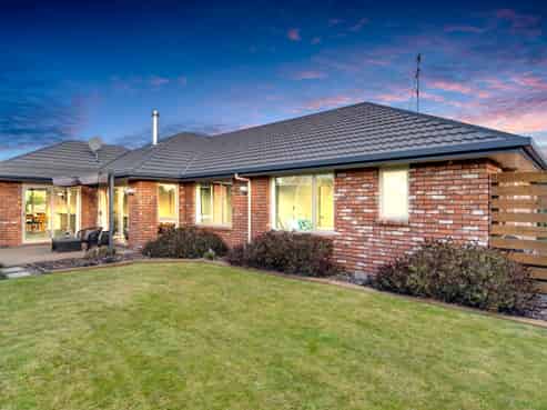 4 Paget Drive, Woodend