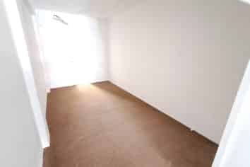 41M² PAPATOETOE RETAIL SPACE
