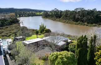 51 Kent Terrace, Riverhead