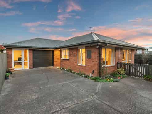 2/14 Middlepark Road, Sockburn