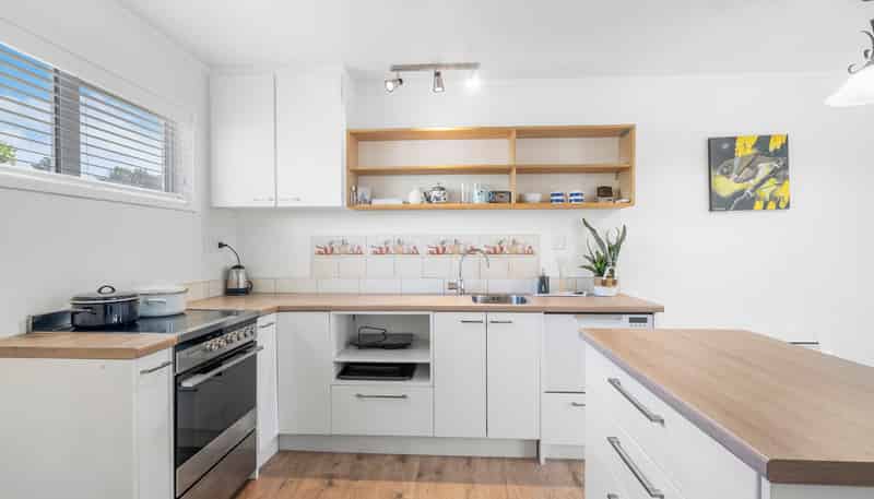16B Beauchamp Street, Tawa