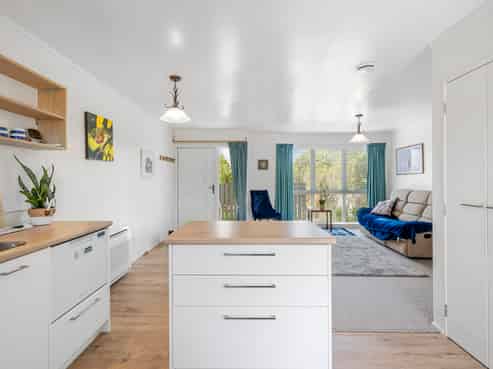 16B Beauchamp Street, Tawa