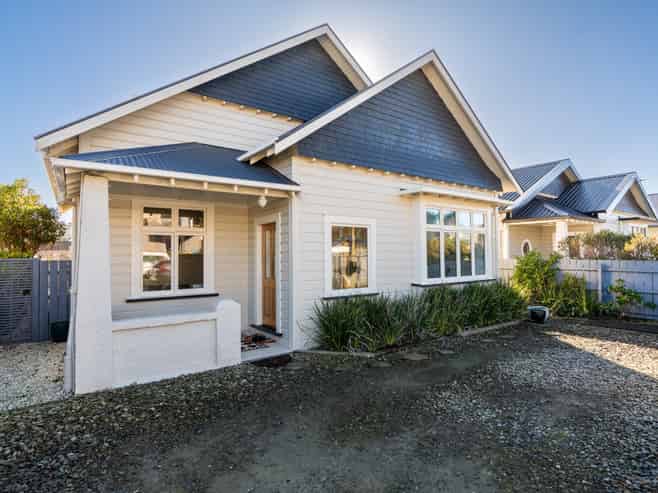 180 Victoria Road, Saint Clair