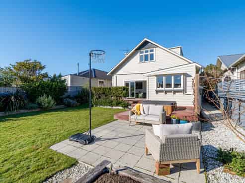 180 Victoria Road, Saint Clair