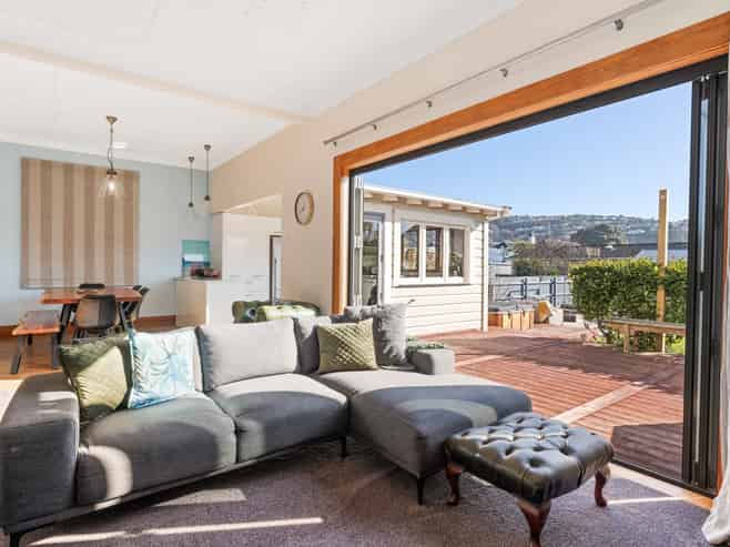 180 Victoria Road, Saint Clair