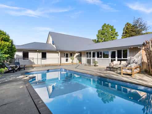 156 Valley View Road, Otaika