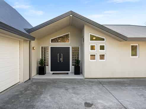 156 Valley View Road, Otaika