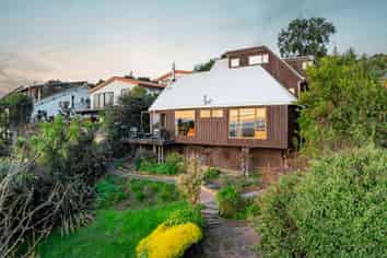 245 Cannon Hill Crescent, MOUNT PLEASANT
