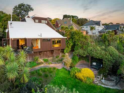 245 Cannon Hill Crescent, Mount Pleasant