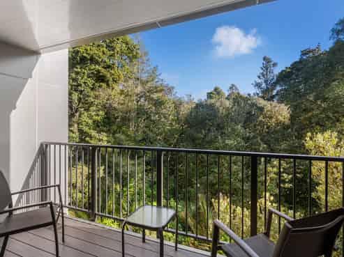 6/241 Hinemoa Street, Birkenhead