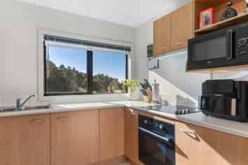 6/241 Hinemoa Street, Birkenhead