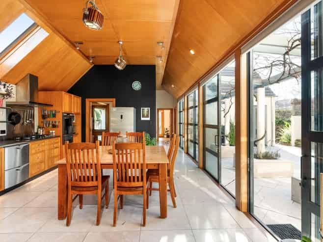 13 Wilson Avenue, Saint Clair
