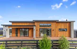 9 Farmview Lane, Lincoln