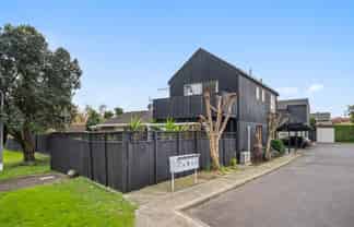 9 Pohutukawa Place, Ellerslie