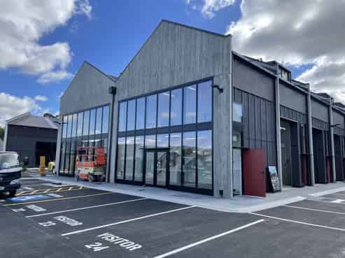 Sole cafe operator opportunity
