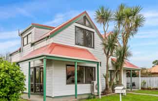 7/58 Cuba Street, Petone