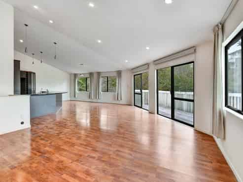 2/433A East Coast Road, Mairangi Bay