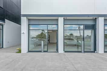 RIVERHEAD RETAIL FOR SALE – 68.3m²