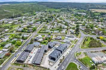 LARGE RETAIL BLOCK IN RIVERHEAD on SIX TITLES 