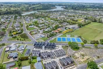 LARGE RETAIL BLOCK IN RIVERHEAD on SIX TITLES 