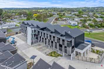 RIVERHEAD RETAIL FOR SALE – 58m²