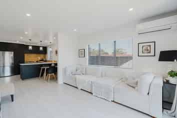 4/28 McKay Drive, Temple View