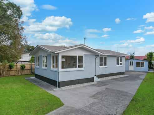 8 Comet Crescent, Mangere