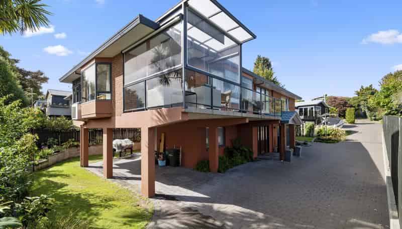 2/7 Waihora Street, Hilltop