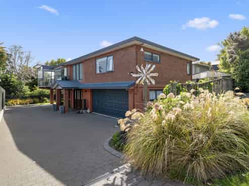 2/7 Waihora Street, Hilltop