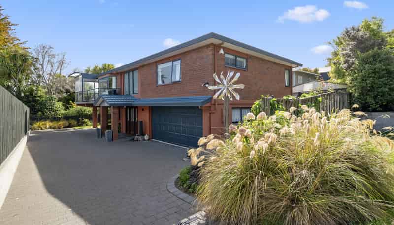 2/7 Waihora Street, Hilltop