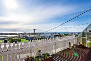 246 Foyle Street, Bluff