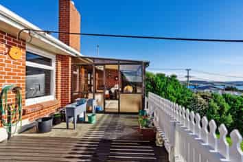 246 Foyle Street, Bluff