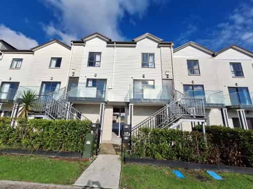 2/8 Kerrs Road, Wiri