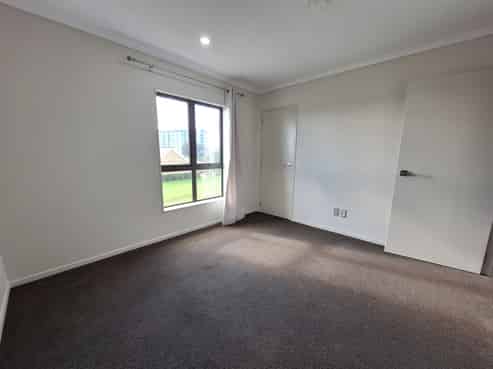 2/8 Kerrs Road, Wiri