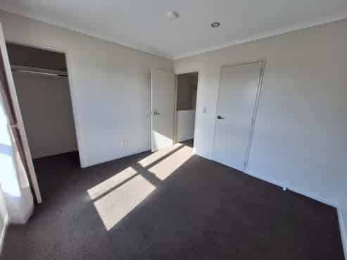 2/8 Kerrs Road, Wiri